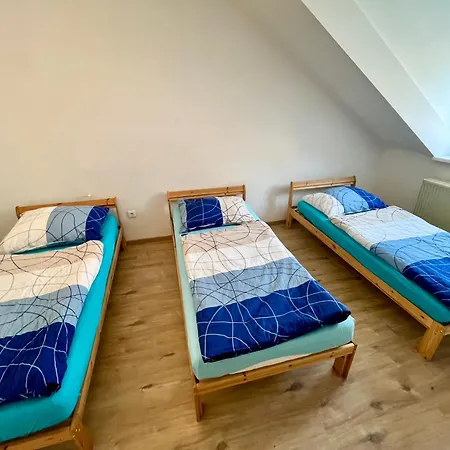 Hochgelegene Geraeumige Monteurwohnung *