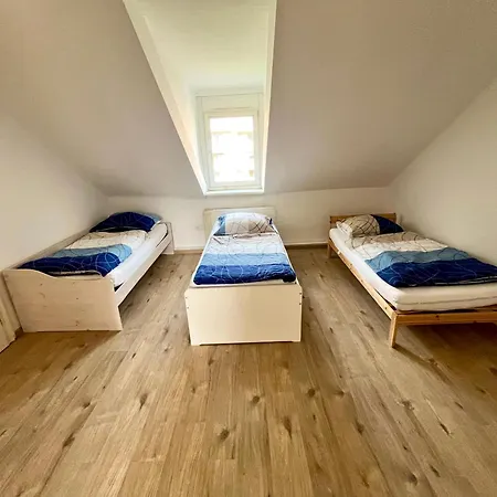 Hochgelegene Geraeumige Monteurwohnung