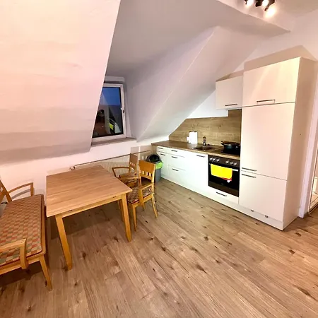 Hochgelegene Geräumige Monteurwohnung Leoben (Styria)